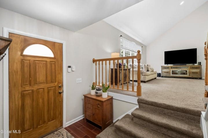 17 Montgomery Way, Clifton Park, NY, photo 5