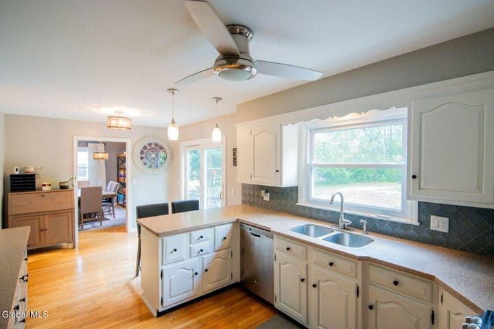 24 Westland Avenue, Queensbury, NY, photo 4