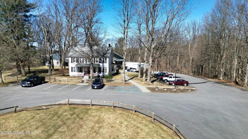 41 Geyser Road, Saratoga Springs, NY, photo 3