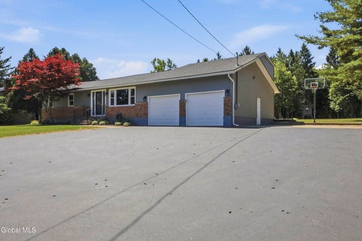 36 Snake Hill Road, Glenville, NY, photo 2