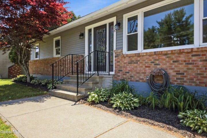 36 Snake Hill Road, Glenville, NY, photo 5