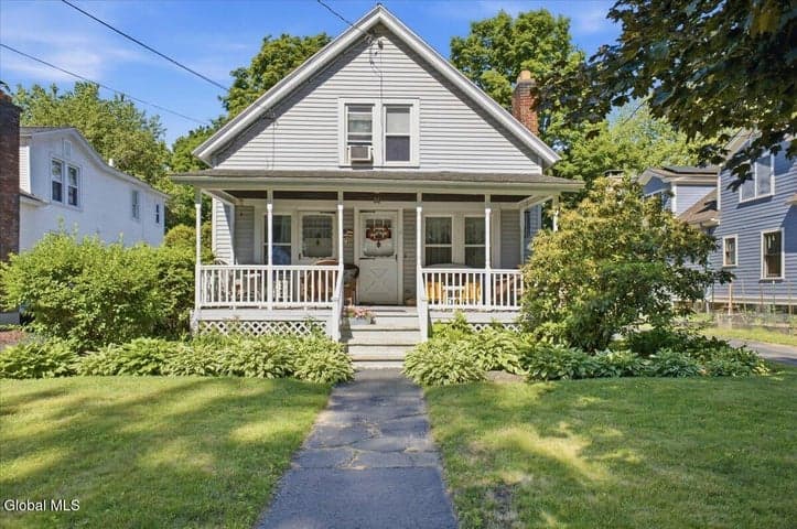 17 Granger Avenue, Saratoga Springs, NY, photo 1
