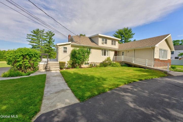 12 Glenwood Road, North Greenbush, NY, photo 5