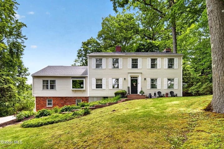 1376 Ruffner Court, Niskayuna, NY, photo 2