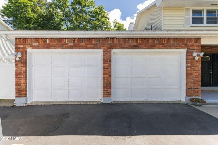 24 Schalren Drive, Latham, NY, photo 4