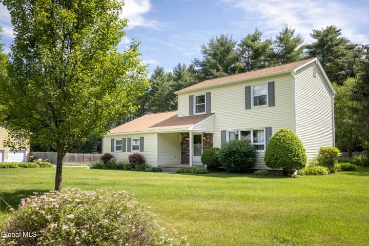 11 Sweetbriar Lane, Queensbury, NY, photo 1