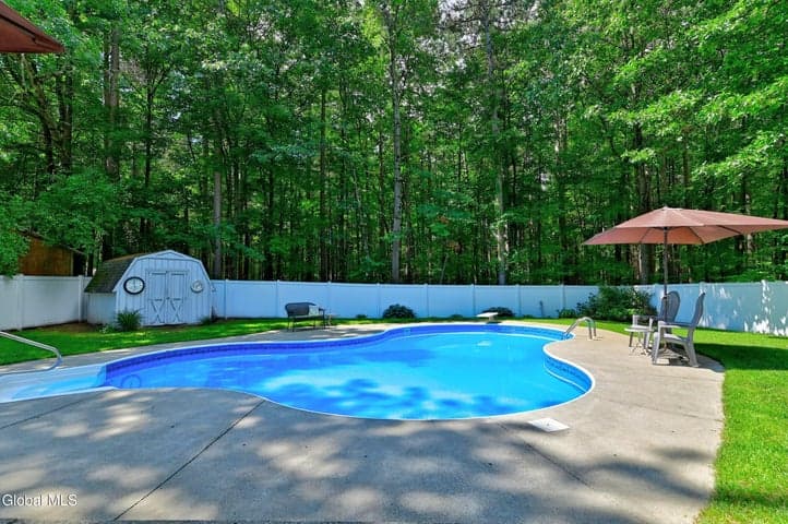 33 Wineberry Lane, Malta, NY, photo 5