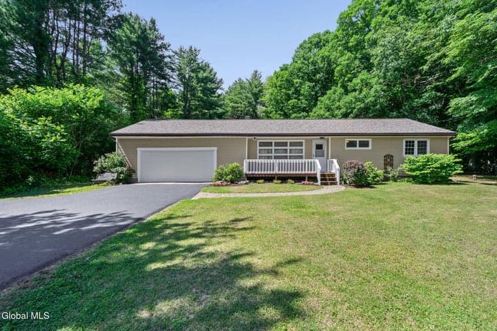 1141 Meadowdale Road, Altamont, NY, photo 2