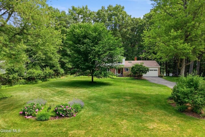 29 Stony Brook Drive, Rexford, NY, photo 5