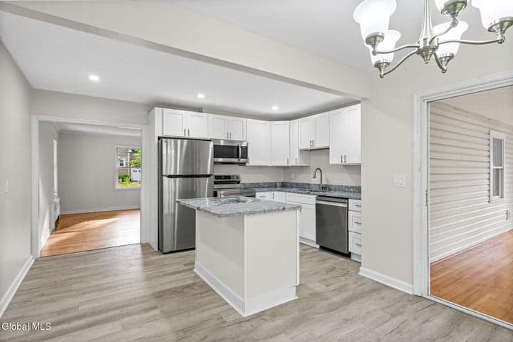 2 Maple Terrace, Delmar, NY, photo 2