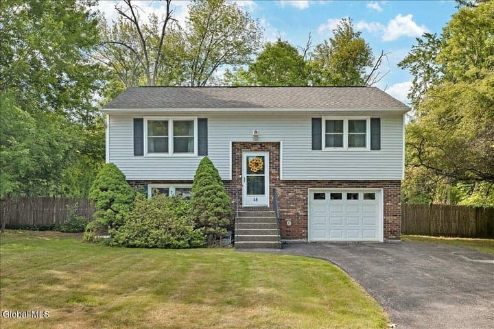 48 Berwyn Street, Colonie, NY, photo 1