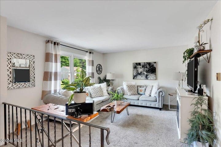 48 Berwyn Street, Colonie, NY, photo 4