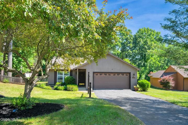 35 Meadow Rue Place, Malta, NY, photo 2