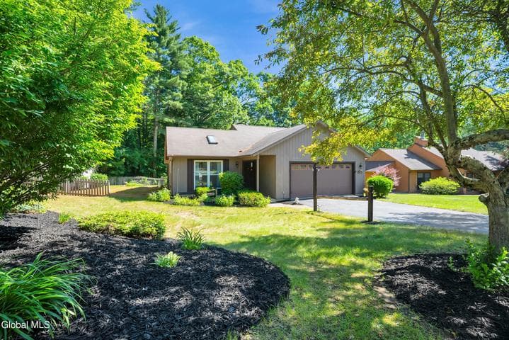 35 Meadow Rue Place, Malta, NY, photo 3