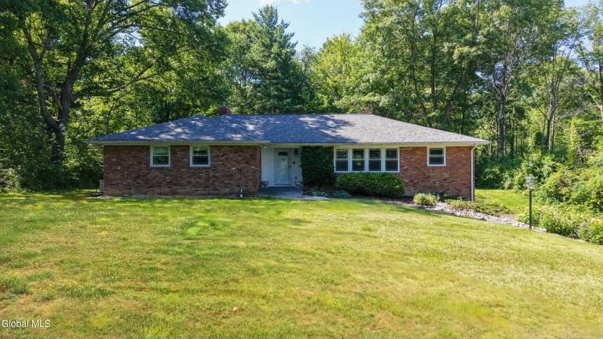 1 Linda Lane, Colonie, NY, photo 1