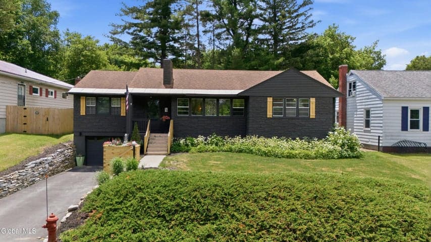 154 Montgomery Street, Canajoharie, NY, photo 1