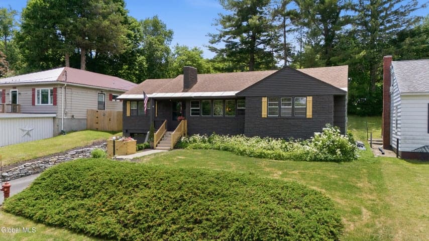 154 Montgomery Street, Canajoharie, NY, photo 2