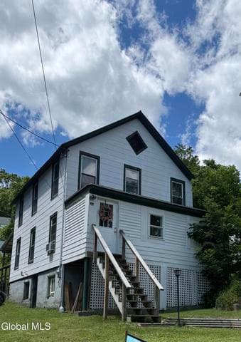 88 Saunders Street, Whitehall, NY