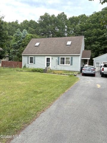 12 Andover Avenue, Wilton, NY