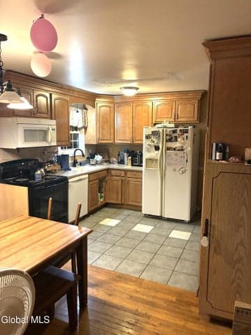 12 Andover Avenue, Wilton, NY, photo 5