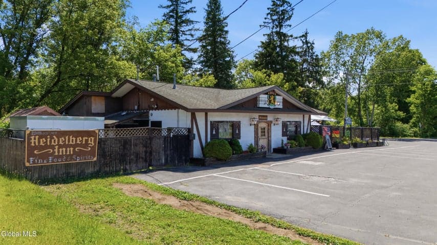 352 Quaker Road, Queensbury, NY, photo 5