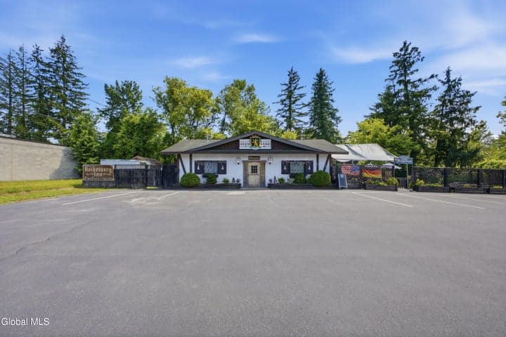 352 Quaker Road, Queensbury, NY, photo 2