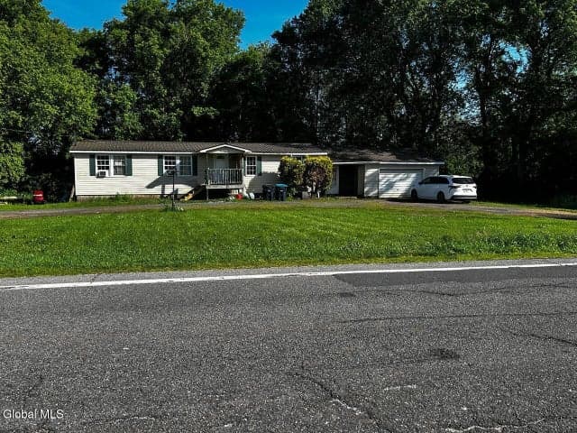 92 New York 37B, Massena, NY