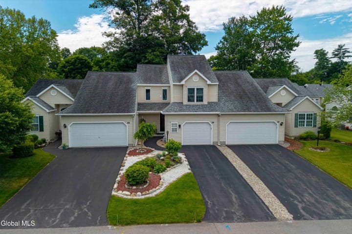 28 Cedar Court, Queensbury, NY