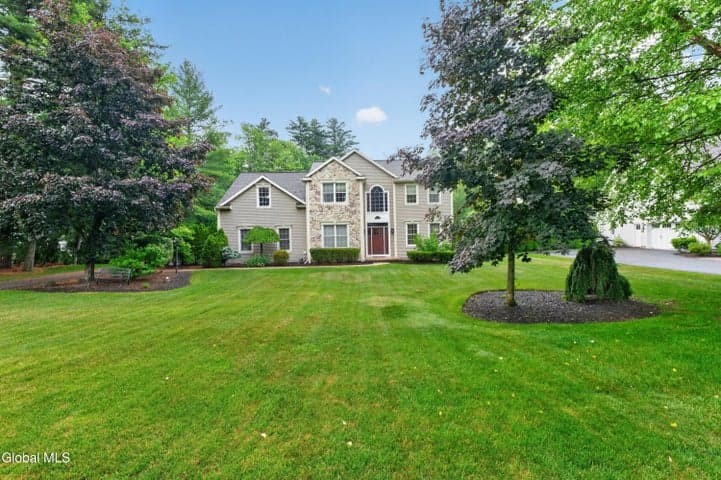 35 Ginger Terrace, Halfmoon, NY, photo 1