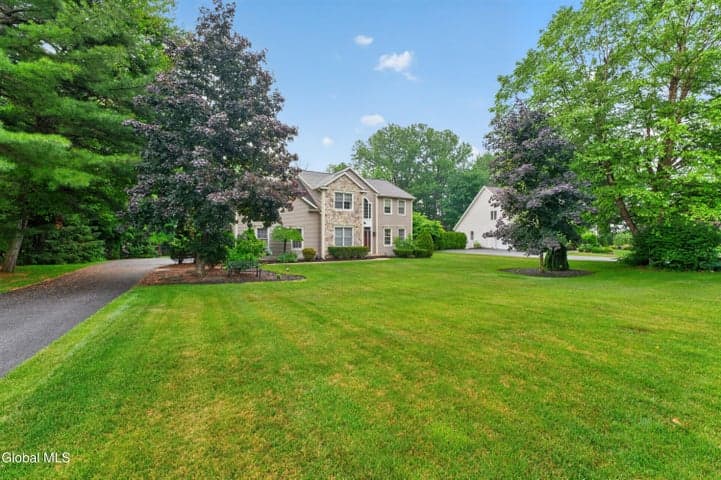 35 Ginger Terrace, Halfmoon, NY, photo 3