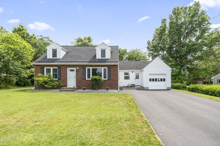 90 Teliska Avenue, North Greenbush, NY
