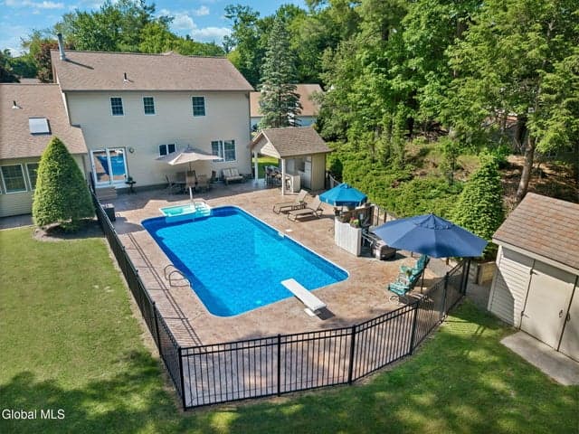 70 Longwood Drive, Clifton Park, NY, photo 2