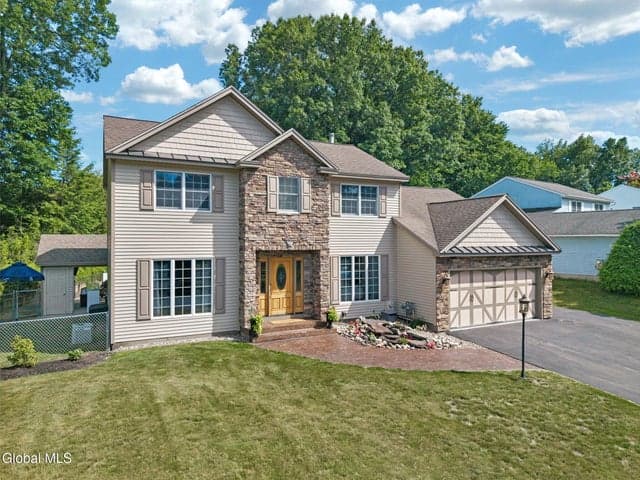 70 Longwood Drive, Clifton Park, NY, photo 3