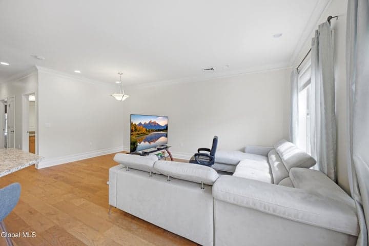 73 Saratoga Road #APT 11, Glenville, NY, photo 4