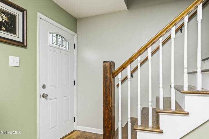 90 Teliska Avenue, North Greenbush, NY, photo 2