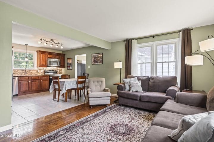 90 Teliska Avenue, North Greenbush, NY, photo 4