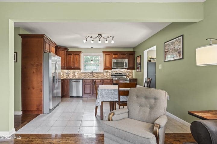 90 Teliska Avenue, North Greenbush, NY, photo 5