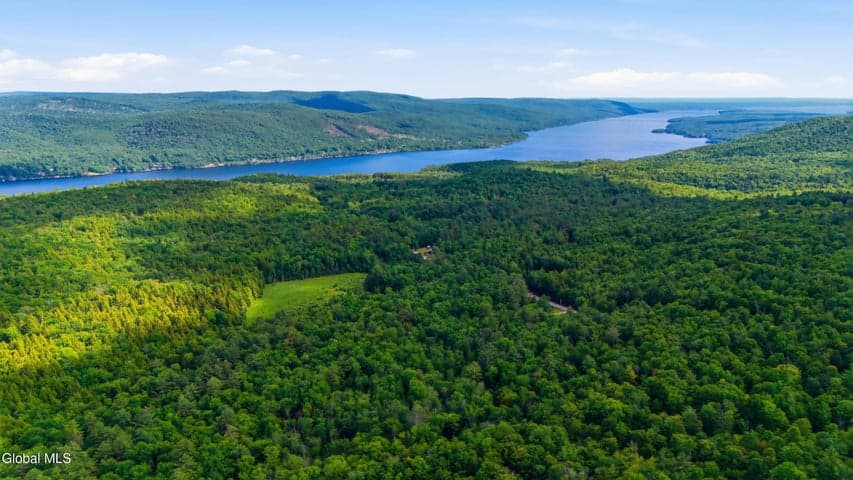 279 Snow Road, Hadley, NY