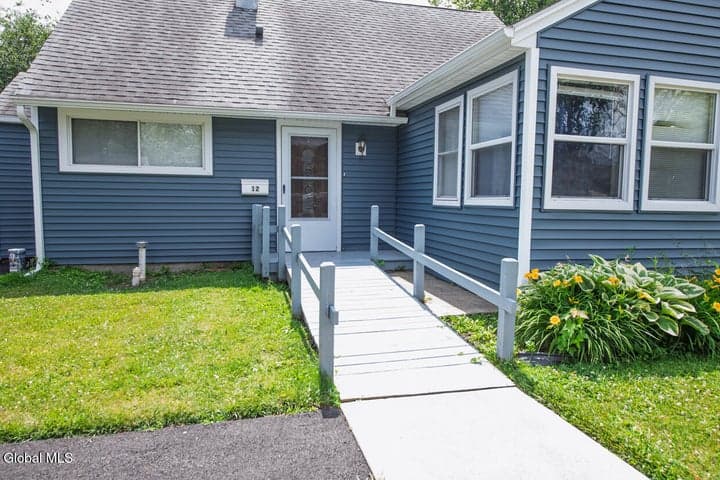 12 Jase Court, Albany, NY, photo 2