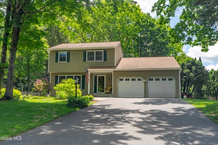 26 Thunder Run, Wilton, NY