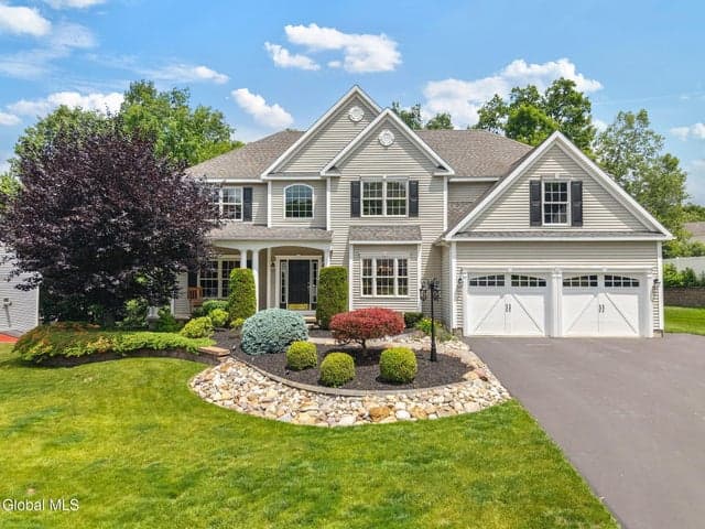 35 Shinnecock Hills Drive, Colonie, NY, photo 1