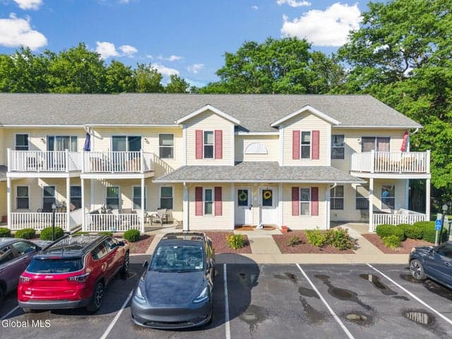 1710 Cambridge Manor Drive, Schenectady, NY, photo 2