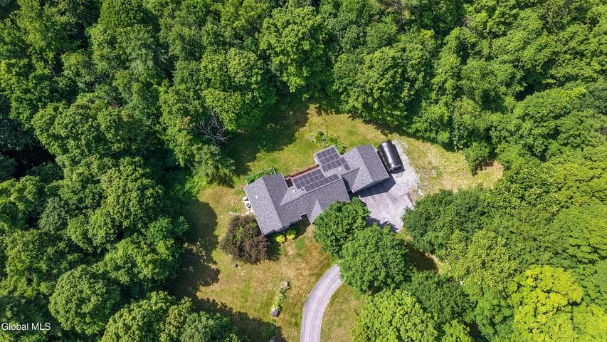 150 N Greenfield Road, Greenfield, NY, photo 4