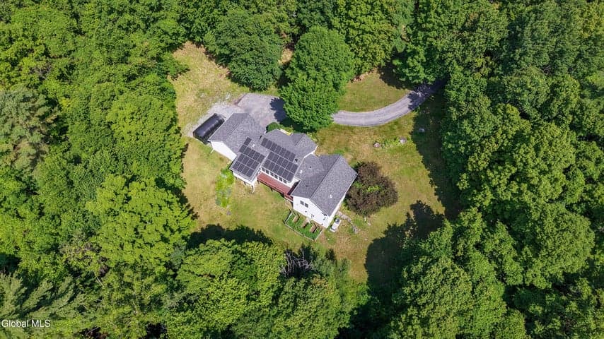 150 N Greenfield Road, Greenfield, NY, photo 3