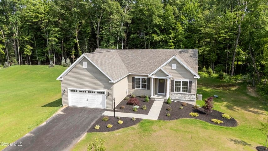 1A Lavender Way, Malta, NY, photo 4