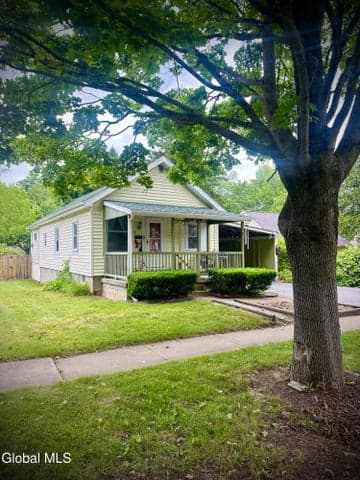 27 Everts Avenue, Glens Falls, NY, photo 1