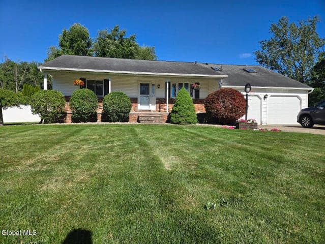 1016 Gates Drive, Rotterdam, NY, photo 2