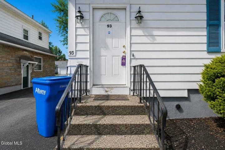93 Hollywood Avenue, Albany, NY, photo 4