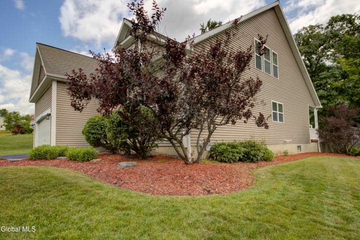 41 Glenview Drive, Scotia, NY, photo 4