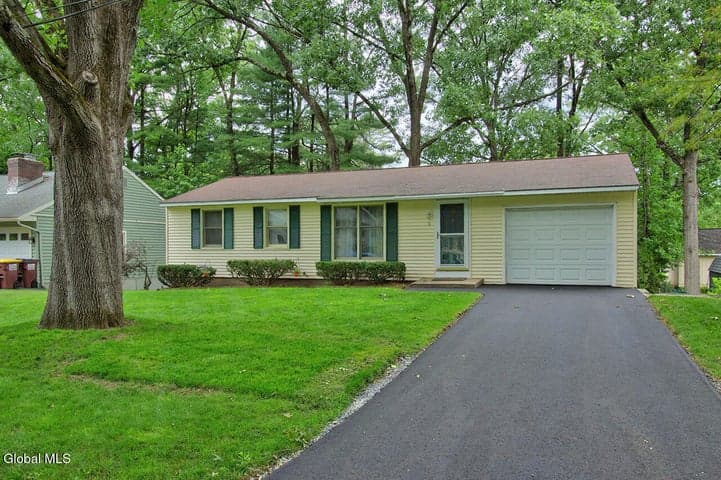9 Prospect Drive, Saratoga Springs, NY, photo 1